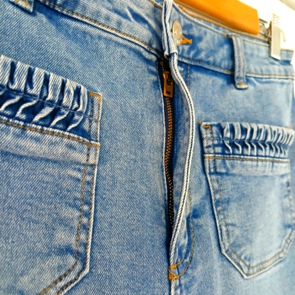 H&M Jeans Stylish Blue Denim Crop High Waist Ruched Pocket Braided Flared Size 6 - Picture 15 of 15